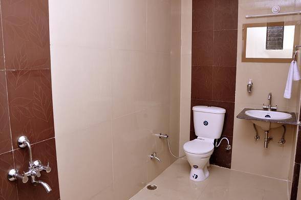 Hotel Surya Shelter, Lucknow 5